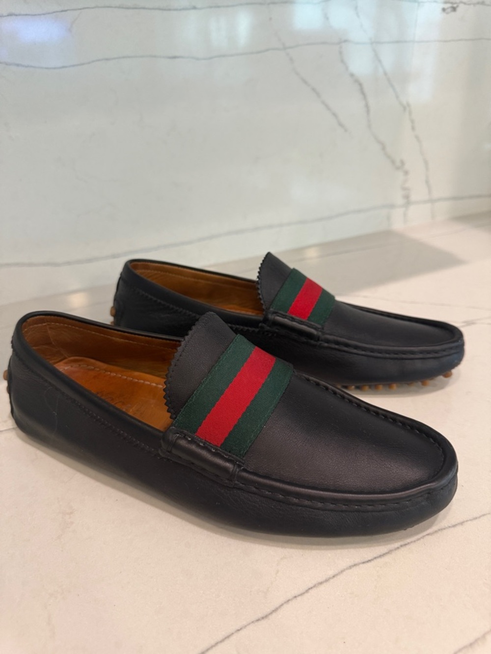 GUCCI Black Leather Men's Driving Loafers with Green and Red Web Accent